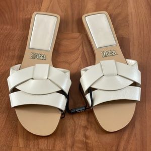 Zara Low Heeled Crossed Leather Sandals